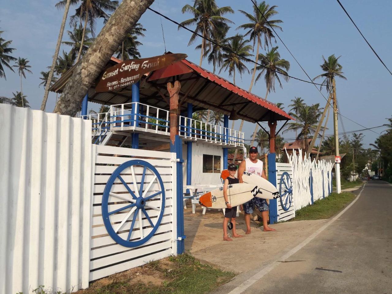 Sunset Surfing Beach Resort Matara Exterior foto